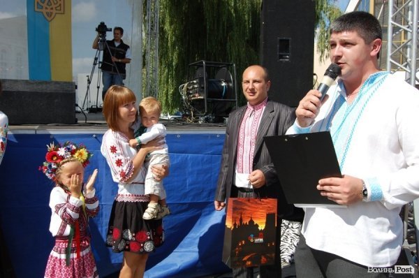 Акція «Українська вишиванка» у Луцьку. ФОТО