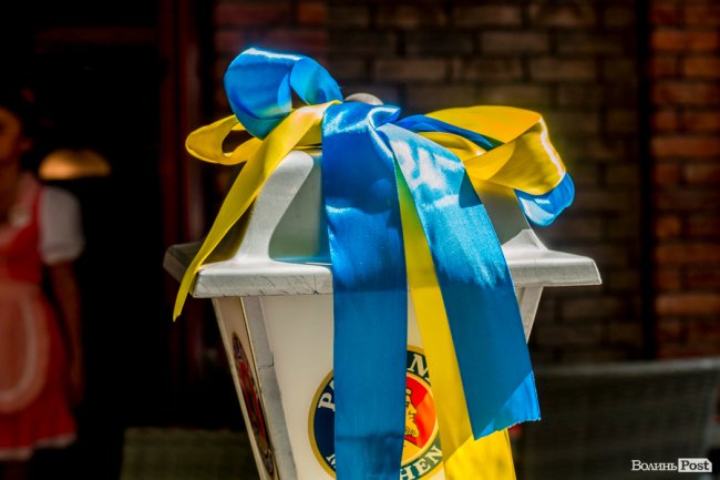 Синьо-жовтий Луцьк: як місто чепуриться до святкувань. ФОТО