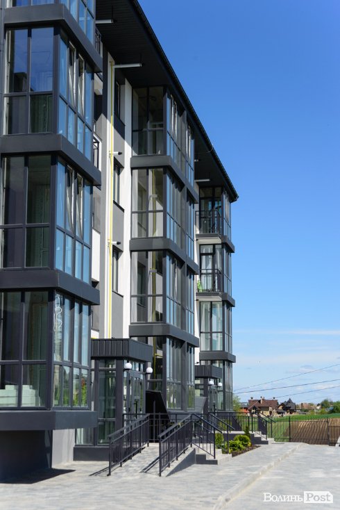 Здача нового будинку і озеленення території: затишне і сучасне житло у ЖК «Західний Олімп» під Луцьком*