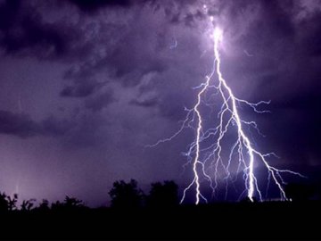 У Німеччині блискавка вразила одразу 15 футболістів