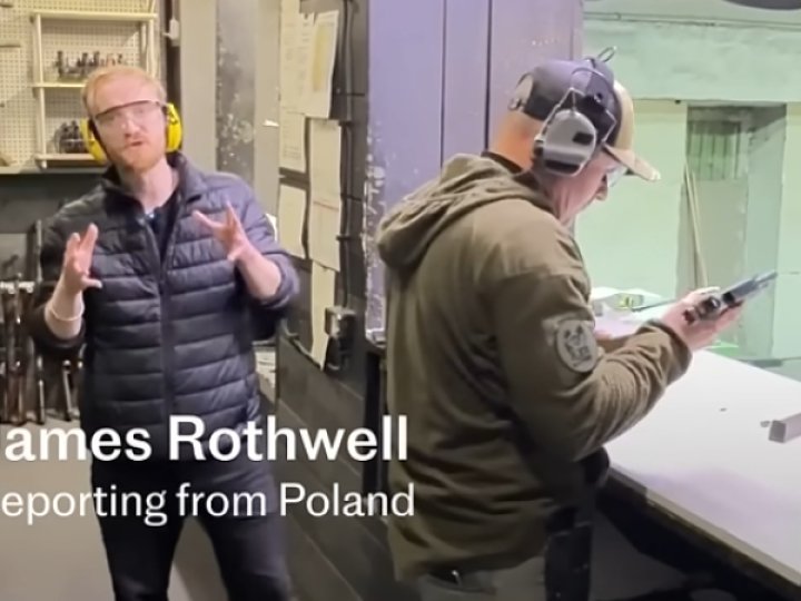 У Польщі все більше цивільних готуються до можливої агресії Росії, - The Telegraph