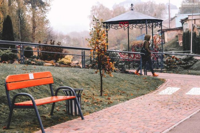 Атмосферні фото осені у луцькому «Сіті Парку»