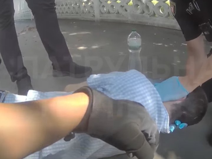 У Луцьку чоловіку стало погано на пішоходному переході. ВІДЕО