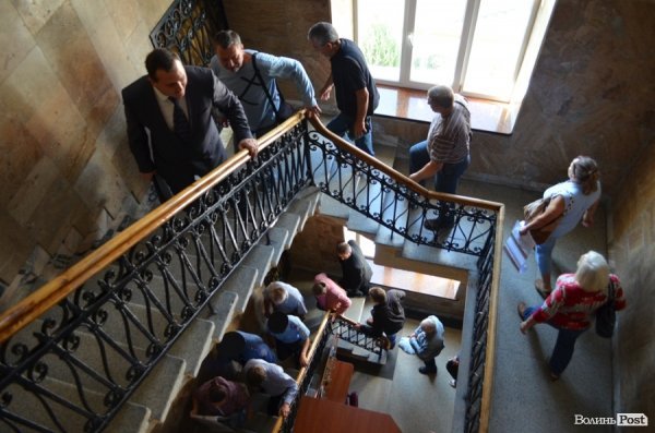 Під Луцькою міськрадою ‒ пікет. ФОТО 