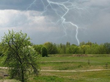 На Україну сунуть грози