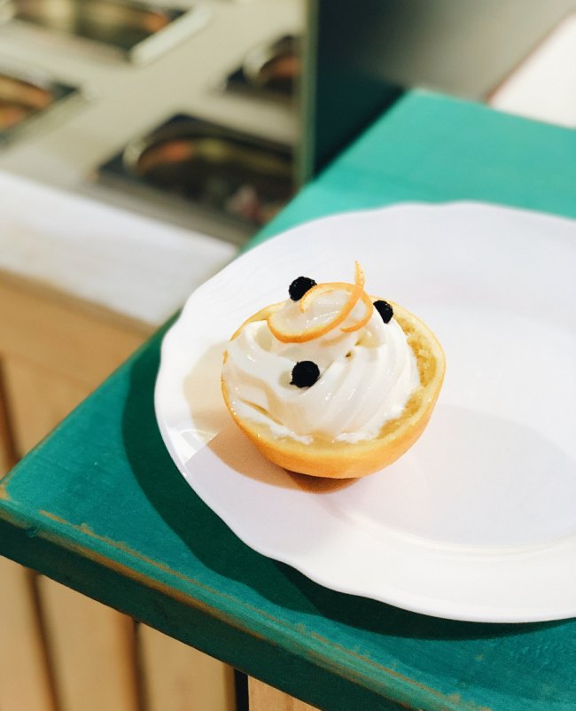 Розповіли, чому «Sherr bar» з йогуртованим морозивом особливий. ФОТО*