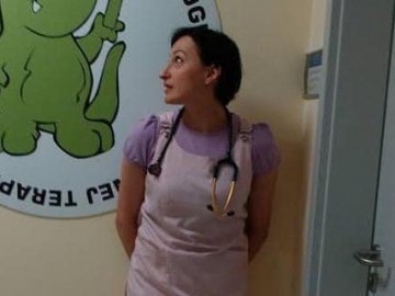 На Київщині російські війська розстріляли лікарку, яка везла пораненого