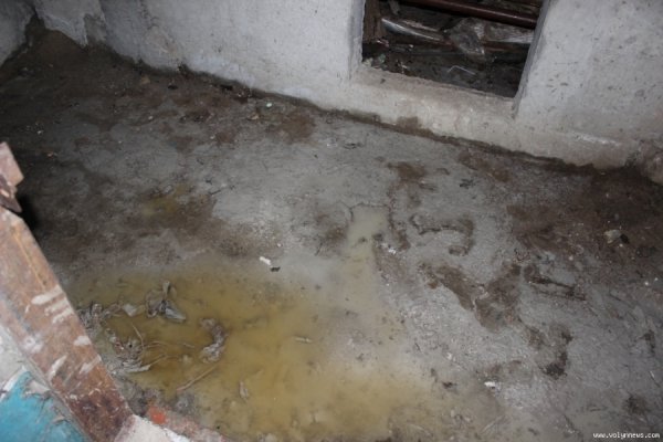 У Луцьку затопило багатоповерхівку. ФОТО