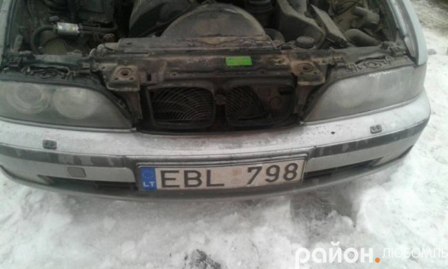 Загорілась на заправці: подробиці пожежі автомобіля на Волині. ФОТО