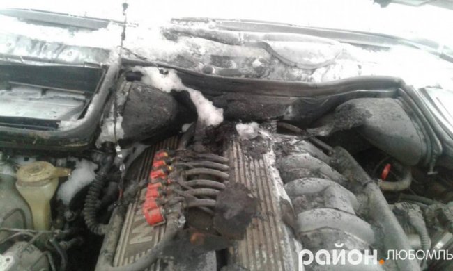 Загорілась на заправці: подробиці пожежі автомобіля на Волині. ФОТО