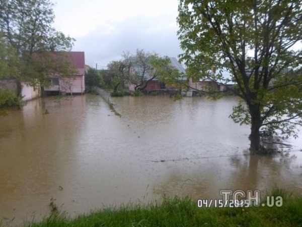 Велика вода на Західній Україні. ФОТО