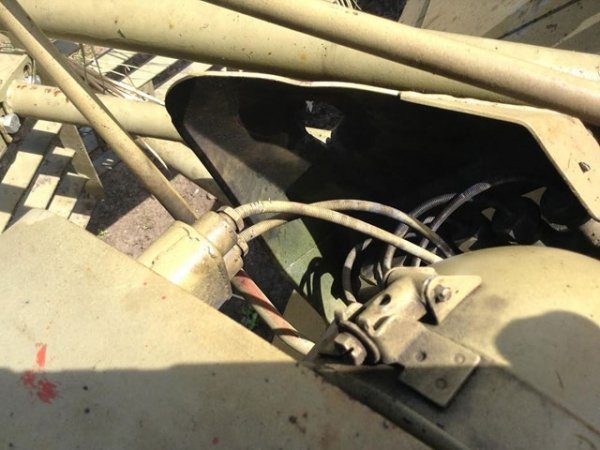 Український БТР після обстрілу. ФОТО