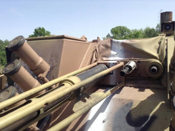 Український БТР після обстрілу. ФОТО