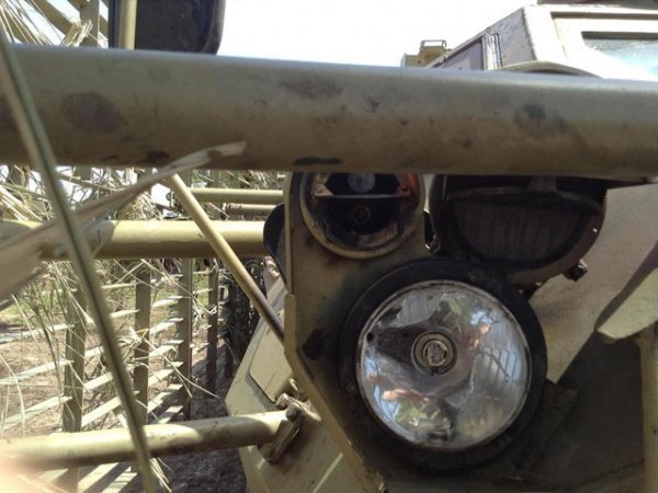 Український БТР після обстрілу. ФОТО