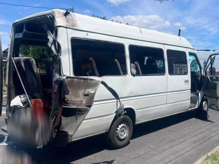 Російський дрон атакував маршрутне таксі в Запоріжжі: є загиблі. ФОТО