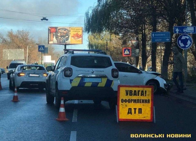 У Луцьку на Набережній – затор через аварію. ФОТО