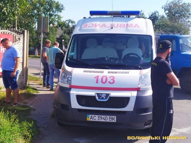 Під Луцьком – аварія: є постраждалі. ФОТО