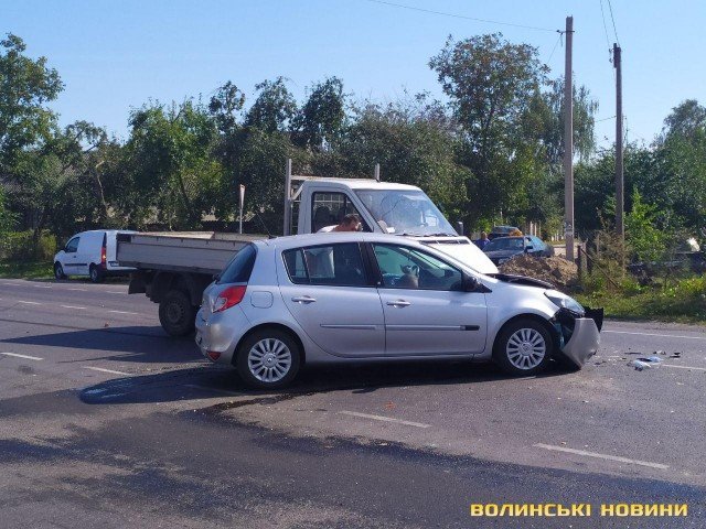 Під Луцьком – аварія: є постраждалі. ФОТО