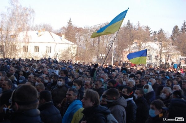 Волинська ОДА: штурм, який не відбувся. ФОТОРЕПОРТАЖ