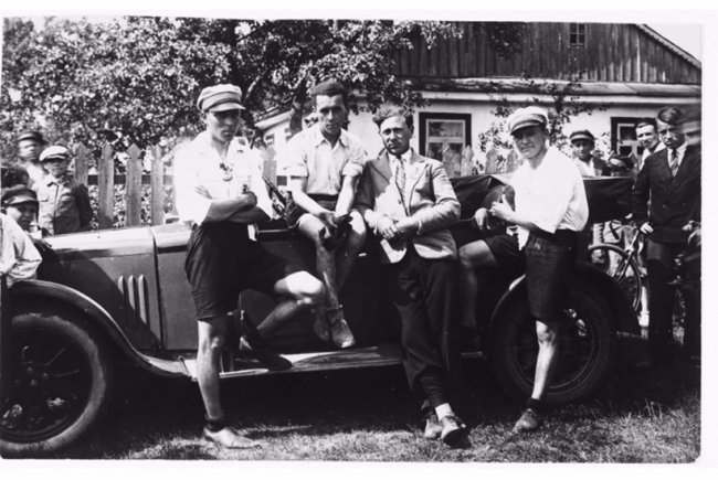 Опублікували нові довоєнні фото лучан