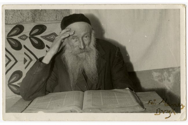 Опублікували нові довоєнні фото лучан