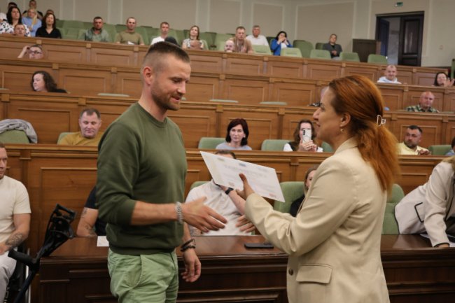 У Луцьку для ветеранів війни вручили сертифікати на житло. ФОТО