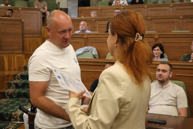 У Луцьку для ветеранів війни вручили сертифікати на житло. ФОТО