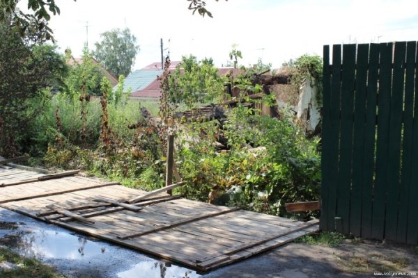 У Луцьку згорів будинок, де жили цигани. ФОТО