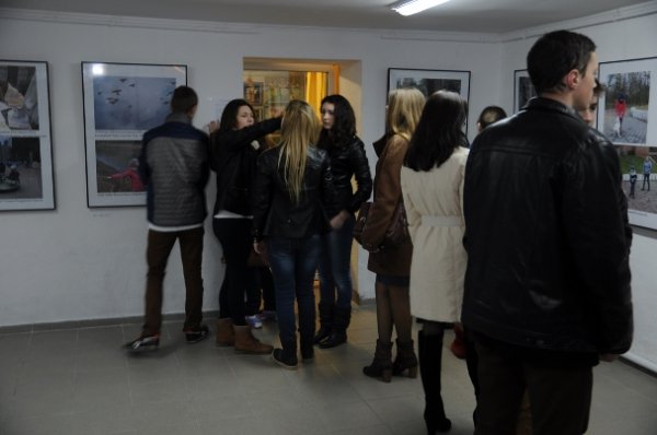 Волинські підлітки показали у фото, як бачать проблему насильства. ФОТО