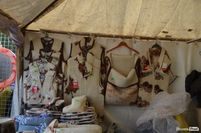 Місце для вигідного шопінгу: у Луцьку відкрився Харківський ярмарок*