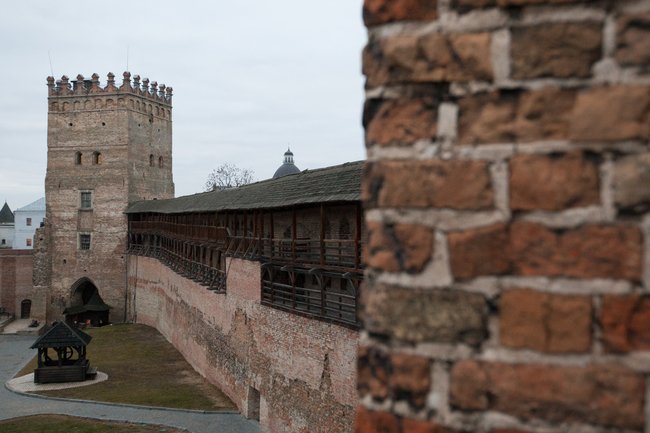 ТОП-5 «непопсових» подарунків на 8 березня, які можна купити в центрі Луцька