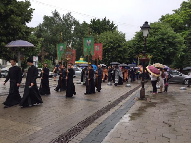 У Луцьку вшанували розстріляних в'язнів тюрми. ФОТО