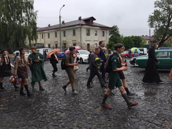 У Луцьку вшанували розстріляних в'язнів тюрми. ФОТО