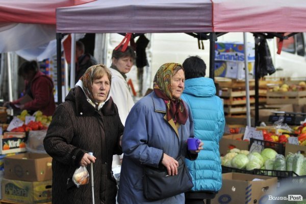 Завокзальний ринок. БУДНІ МІСТА