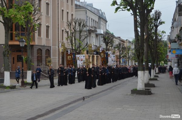 У центрі міста хресним ходом вшанували покровителя Луцька. ФОТО