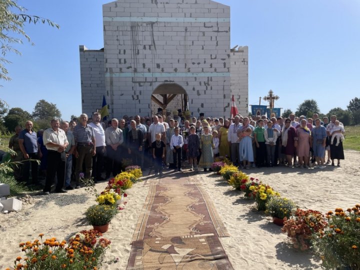 На Волині постане ще один храм, у фундамент заклали капсулу