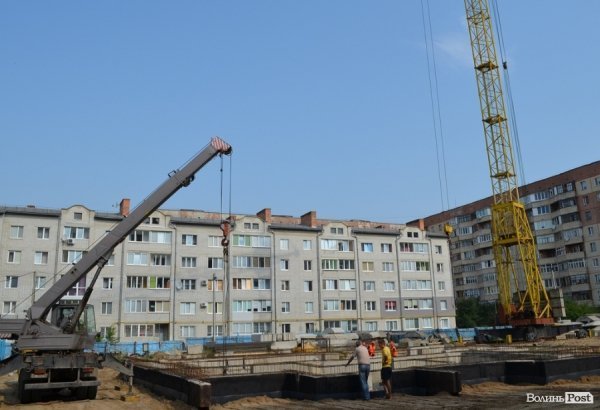 У Луцьку «здали» нову багатоповерхівку. ФОТО
