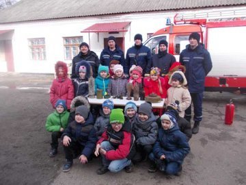 Ковельські вогнеборці показали школярам майстер-клас