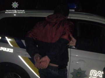 Мешканців луцької багатоповерхівки налякав озброєний чоловік. ФОТО