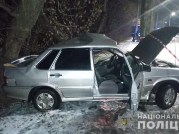 У Луцьку у ДТП загинув водій: автомобіль злетів у кювет та врізався у стовп. ФОТО