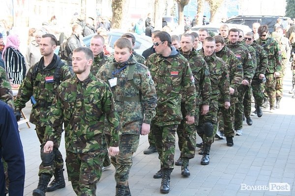 У Луцьку освятили місце під каплицю Небесної сотні. ФОТО