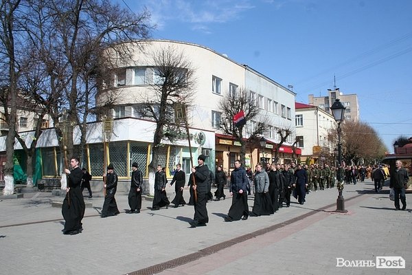 У Луцьку освятили місце під каплицю Небесної сотні. ФОТО