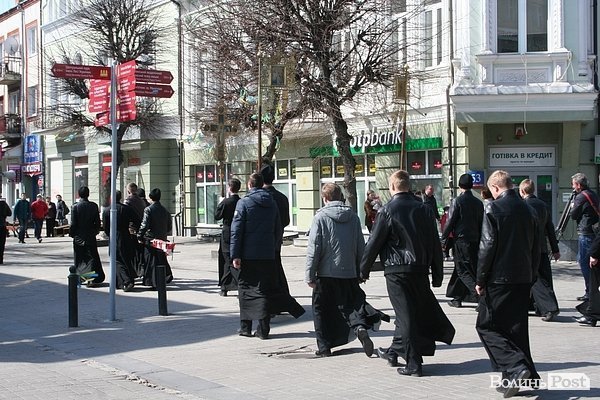 У Луцьку освятили місце під каплицю Небесної сотні. ФОТО