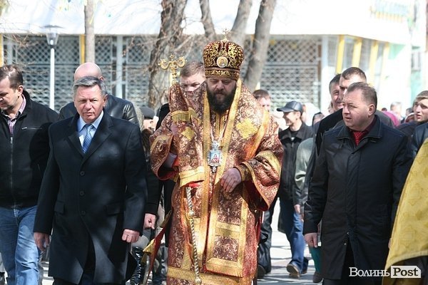 У Луцьку освятили місце під каплицю Небесної сотні. ФОТО