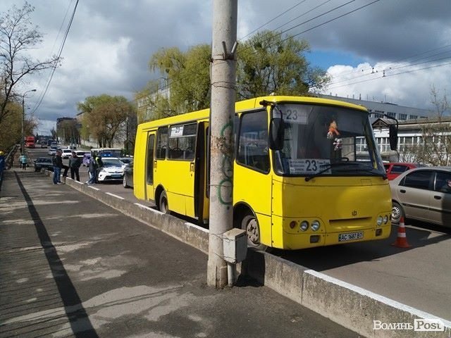 На луцькому мосту – дві аварії одночасно