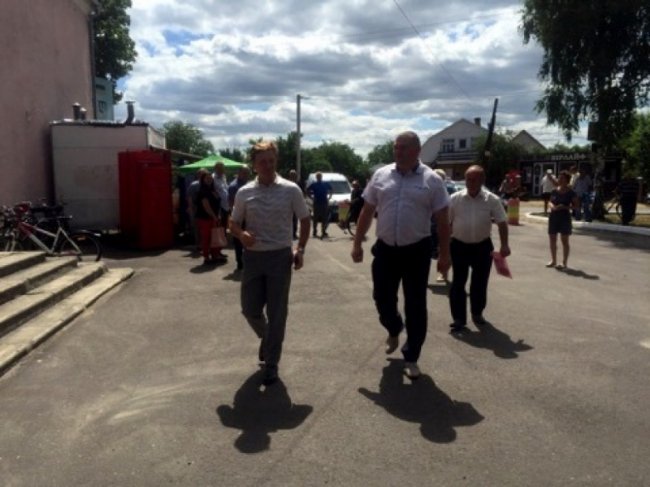 Нардеп Степан Івахів зустрівся з жителями Світязя. ФОТО*