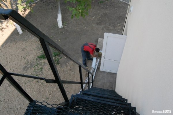 На вулиці ще тривають роботи