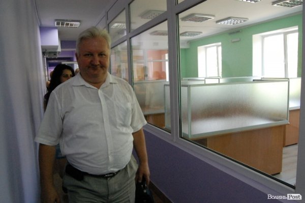 Адміністрація центру в це приміщення переселятися не планує, каже Олег Куц