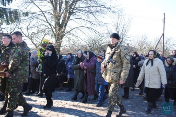 На Волині попрощалися із загиблим бійцем. ФОТО