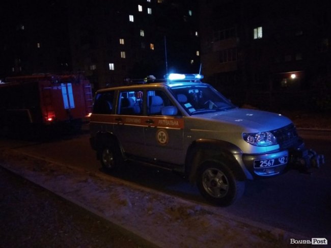 У Луцьку жінка випала з 8-го поверху і впала на дашок під'їзду